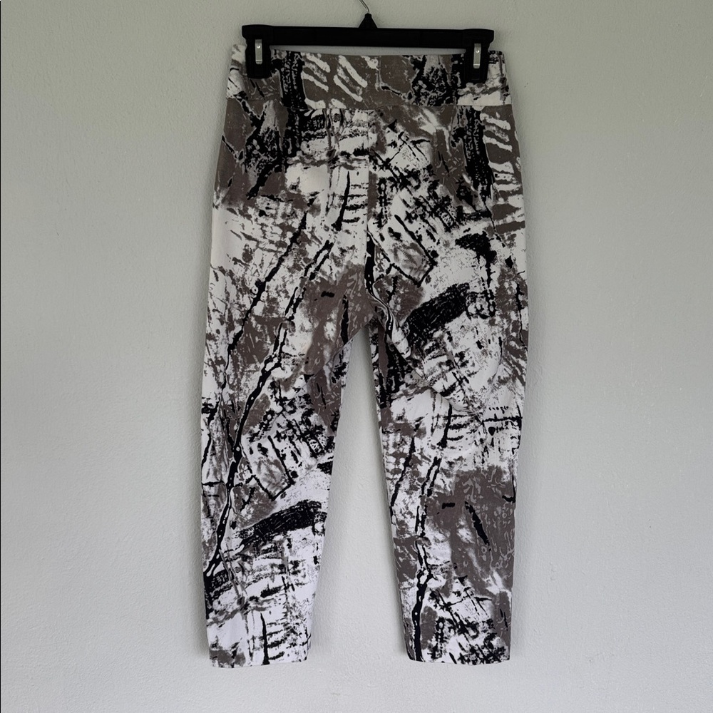 Patchington Gray White Abstract Print Stretch Cro… - image 6